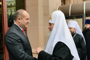 Патріарх Кирило зустрічається з політиком на тлі санкцій ЄС проти РФ