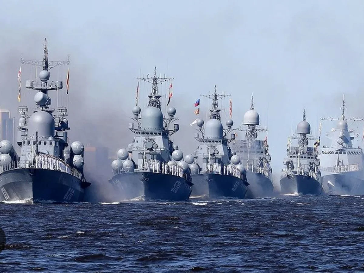 Російські військові кораблі стратегічного флоту в бойовій готовності