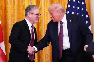 Стармер запевнив: зв’язок з Трампом триватиме після відставки